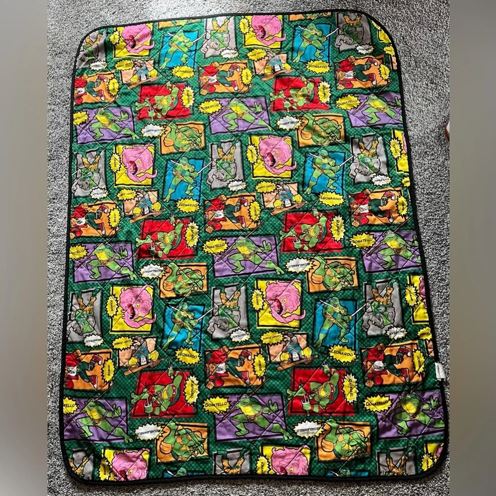 Nickelodeon TMNT Teenage Mutant Ninja Turtles Quilted Reversible Throw Blanket